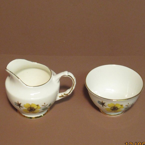 Delphine Bone China Mini Creamer & Sugar Dish - Picture 2 of 3